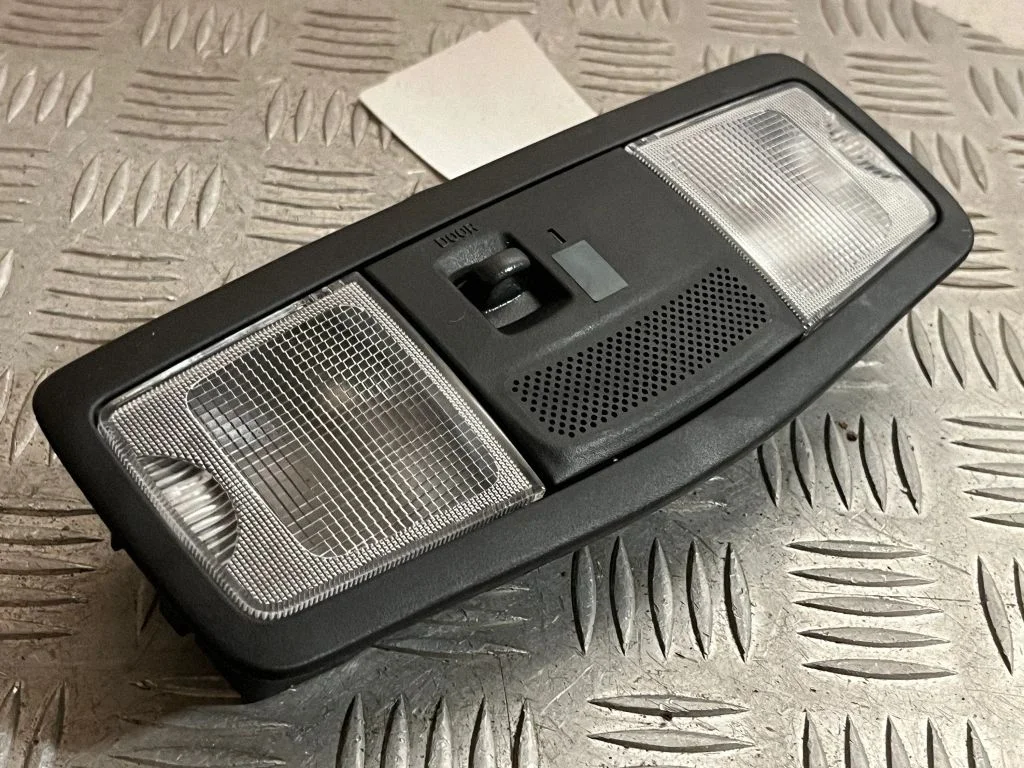 Front seat light 8401A009ZZ