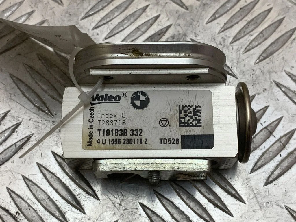 Air conditioning (A/C) expansion valve 6820212