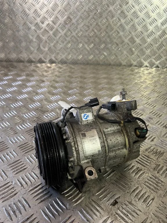 Air conditioning (A/C) compressor (pump) 31449067