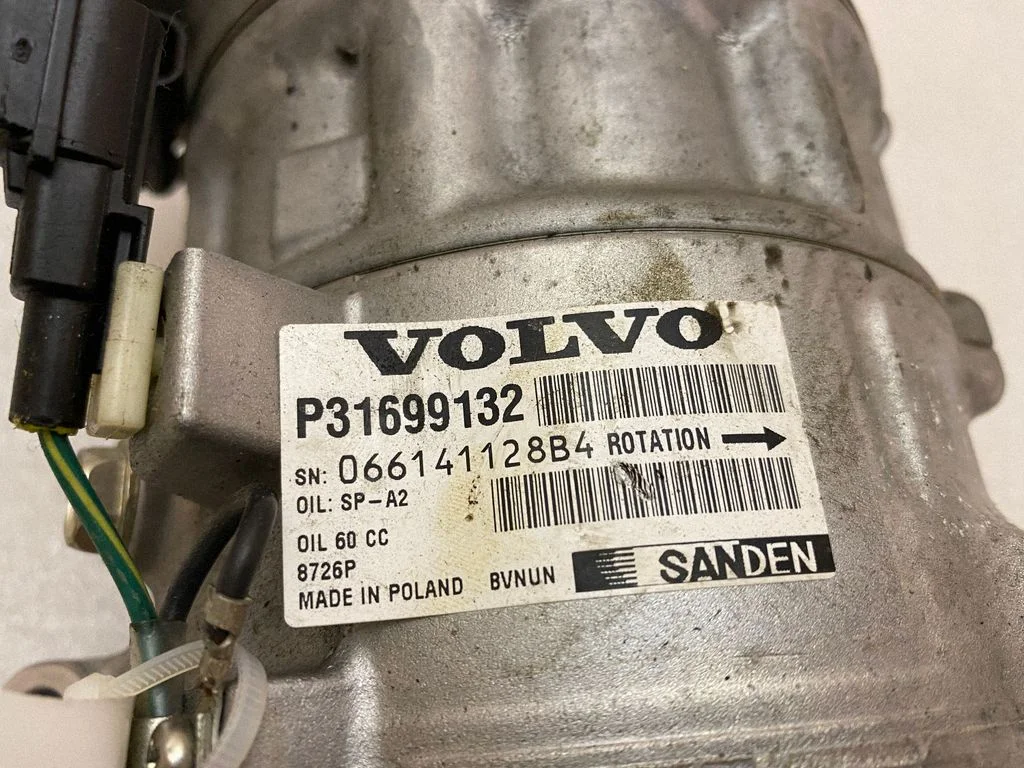 Air conditioning (A/C) compressor (pump) 31699132