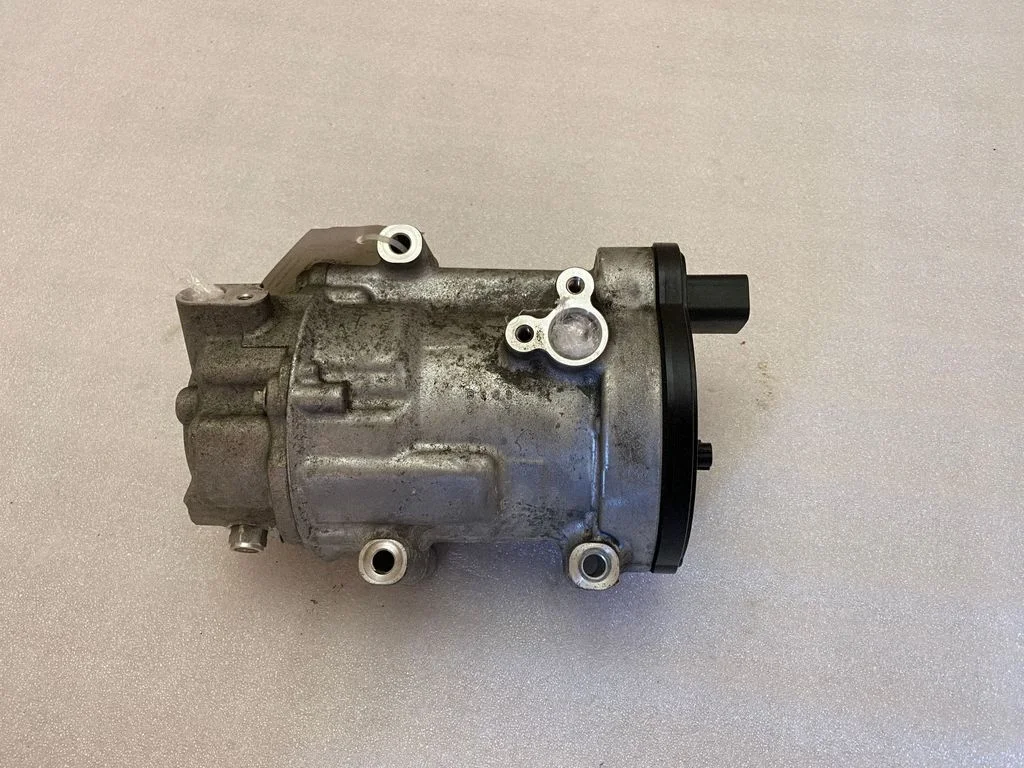 Air conditioning (A/C) compressor (pump) 0424000171