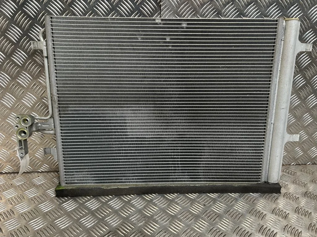 Gaisa kondicioniera dzesēšanas radiators (kondensators) 9G9119710A