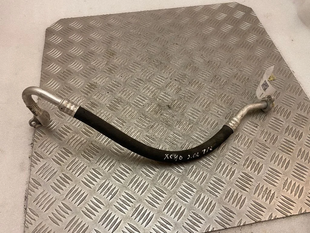 Air conditioning (A/C) pipe/hose 31694876