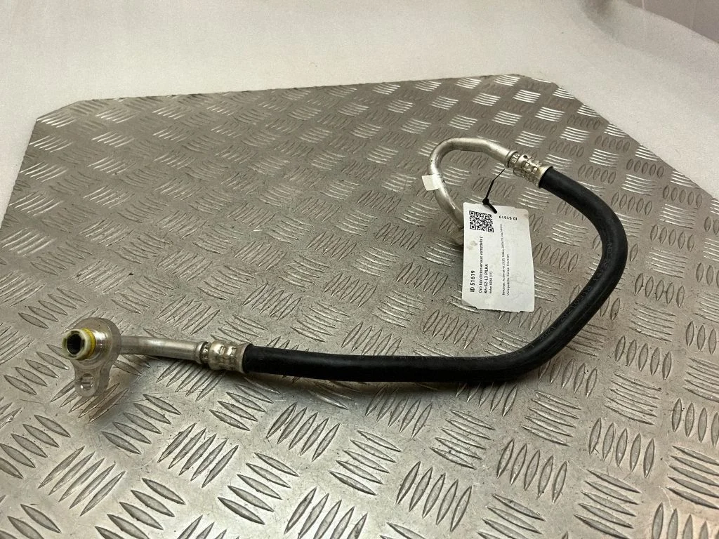 Air conditioning (A/C) pipe/hose 31497391