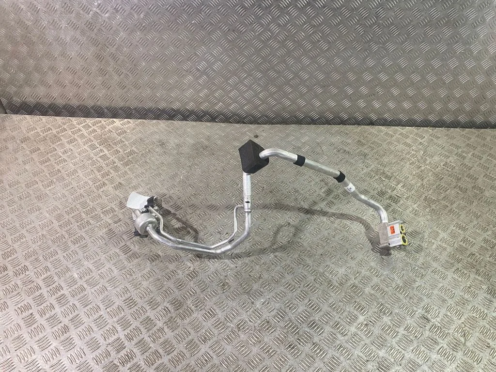 Air conditioning (A/C) pipe/hose 31497909