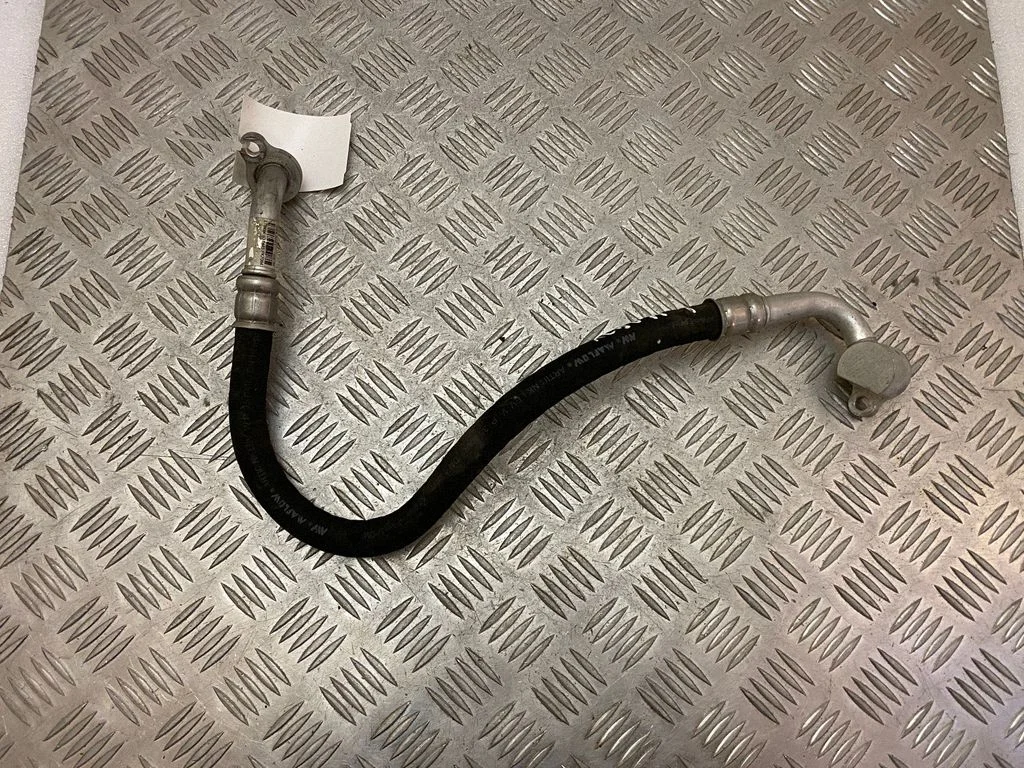 Air conditioning (A/C) pipe/hose 31369391