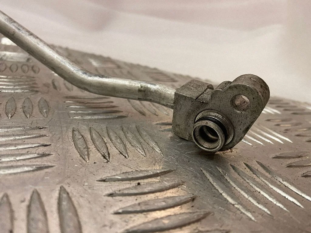 Air conditioning (A/C) pipe/hose