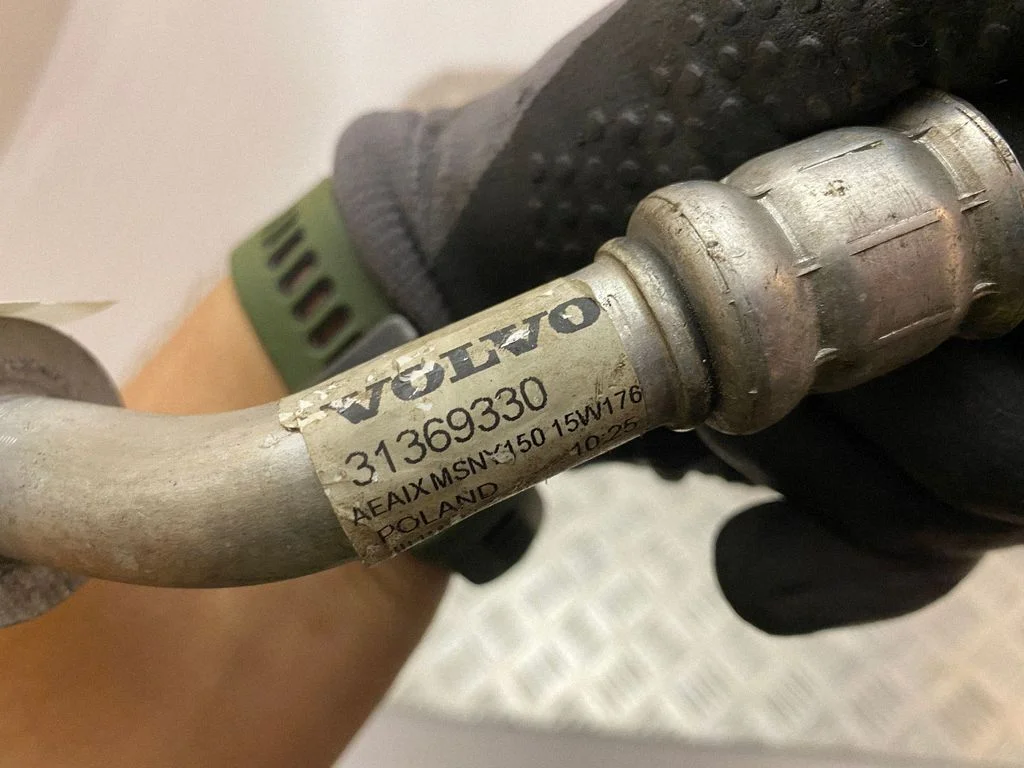 Air conditioning (A/C) pipe/hose 31369330