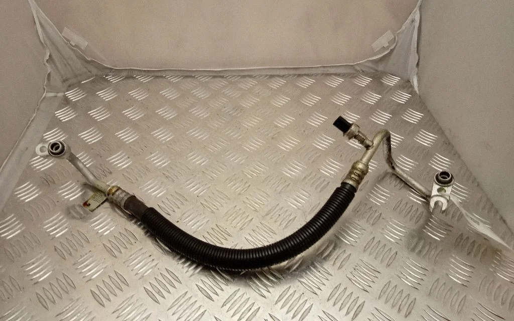 Air conditioning (A/C) pipe/hose – Jeep Grand Cherokee (2010-2021)