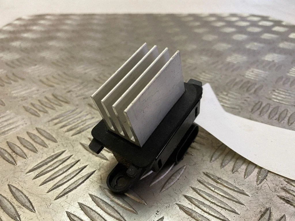 Heater blower motor/fan resistor – Ford Mustang V (2005-2014)