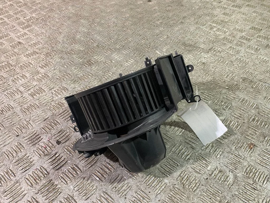 Heater fan/blower 1028990RA