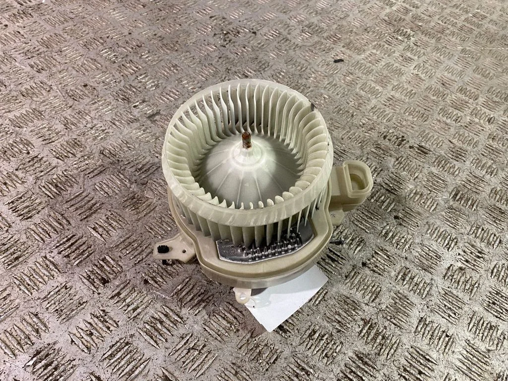 Salongipuhur L8B219E624AA