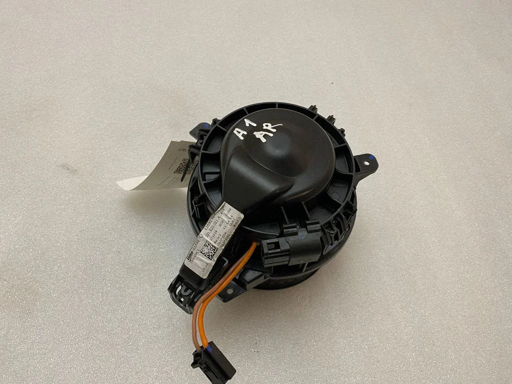 Krāsniņas ventilators/pūtējs 2Q1820021A