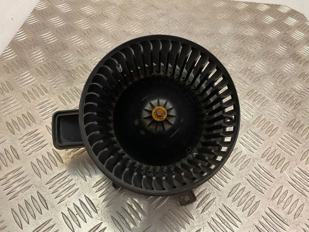 Krāsniņas ventilators/pūtējs DM666001