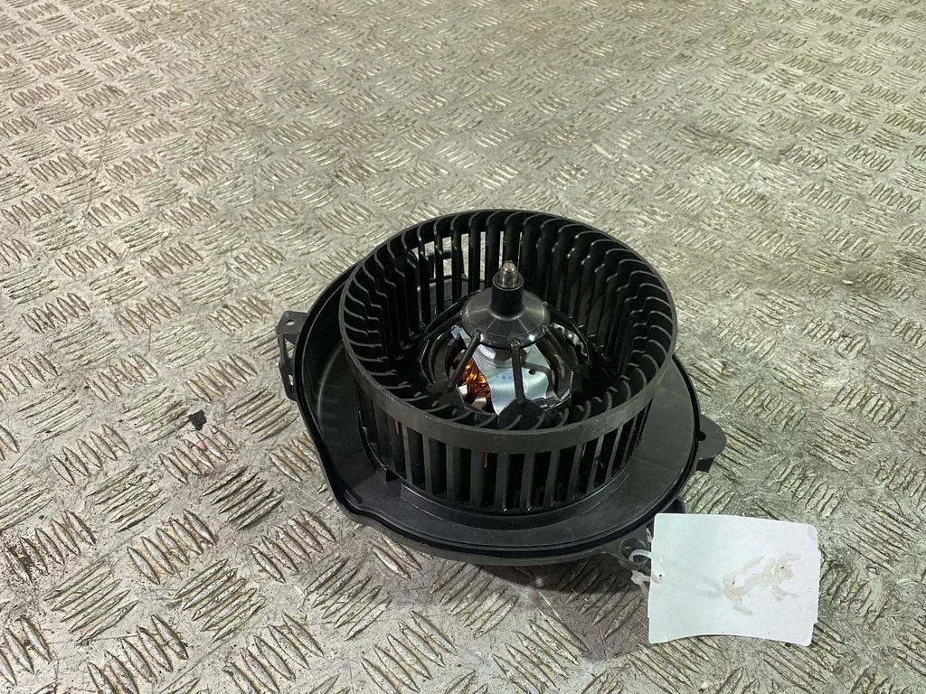 Heater fan/blower 5WC819021A