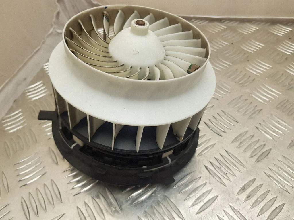 Krāsniņas ventilators/pūtējs T58281B