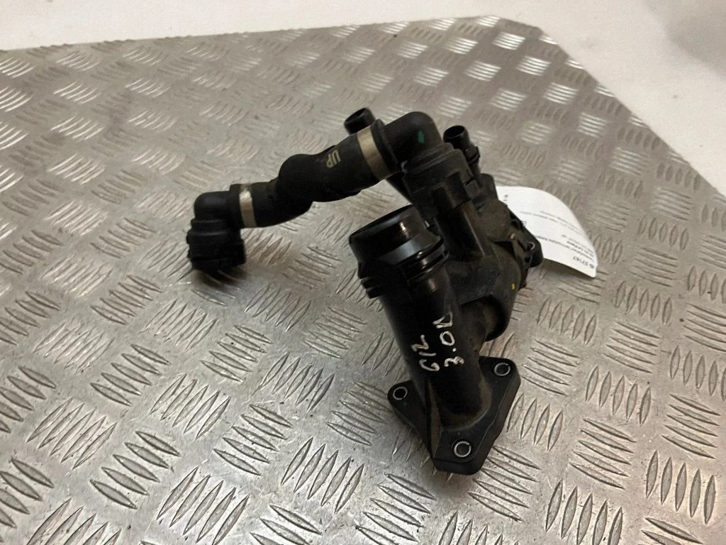 Thermostat/thermostat housing – BMW 7 Series G11 G12 (2015-2022)