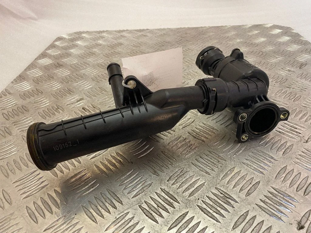 Thermostat/thermostat housing 04L121111H