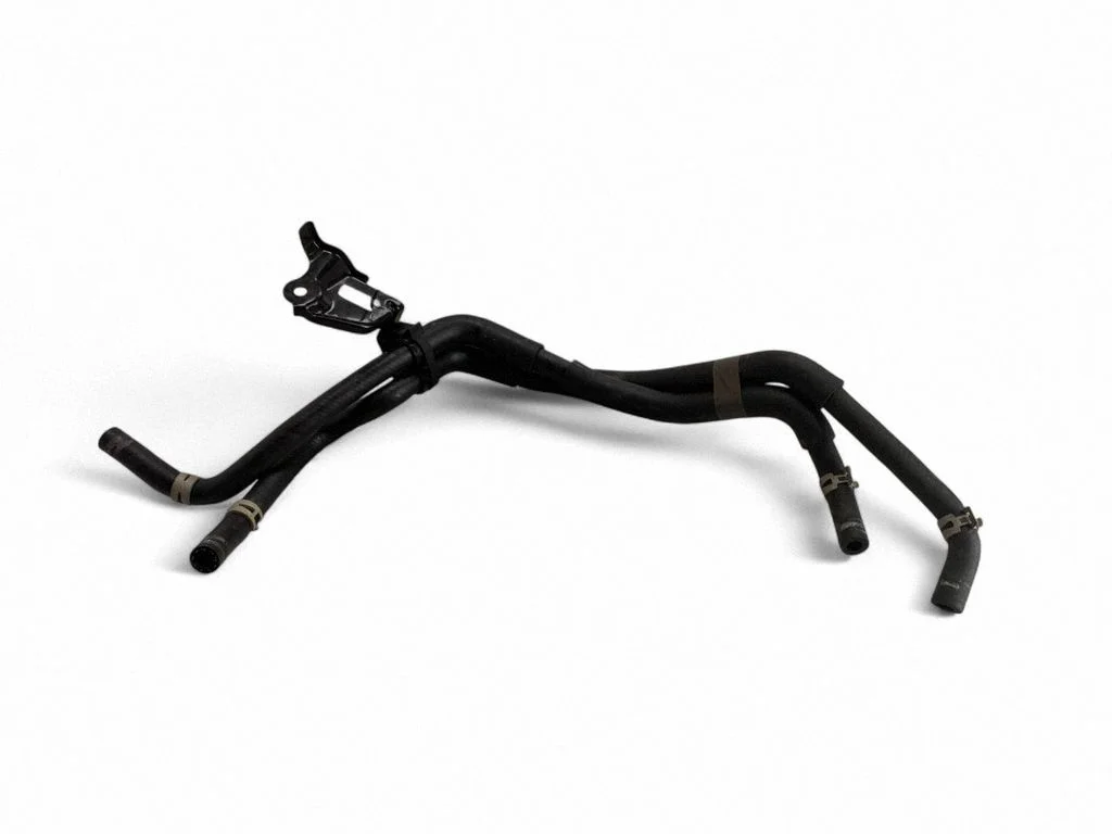 Engine coolant pipe/hose