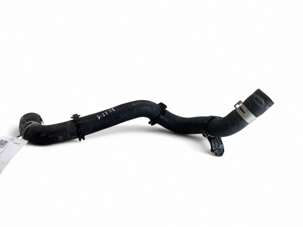 Engine coolant pipe/hose