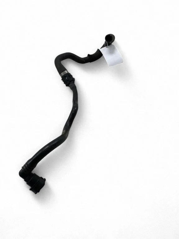 Engine coolant pipe/hose 32138001