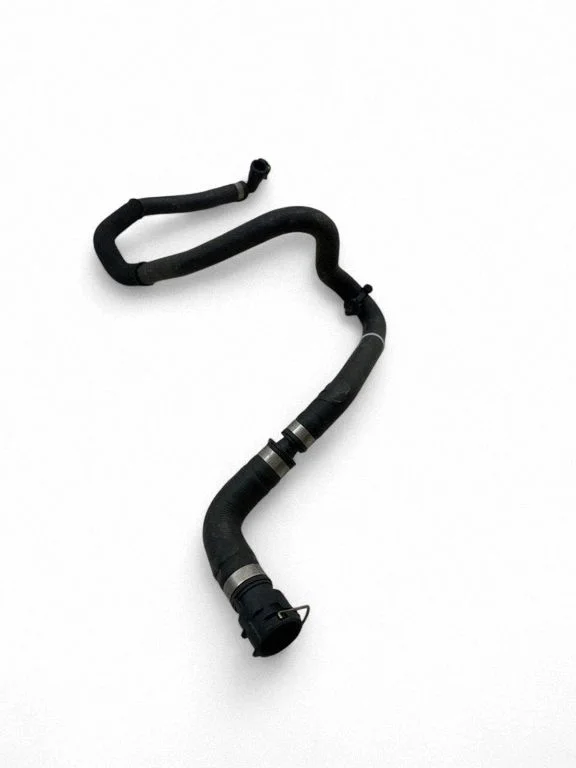 Engine coolant pipe/hose