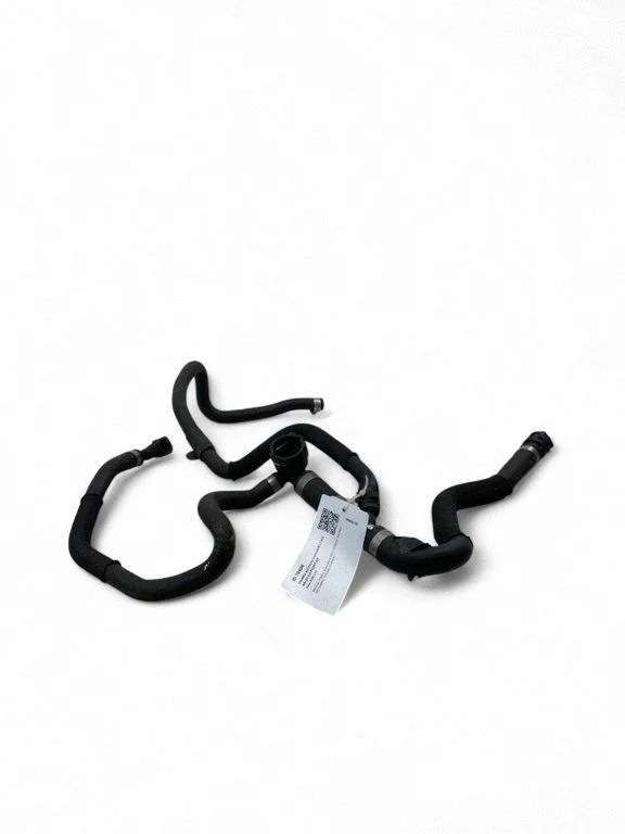 Engine coolant pipe/hose