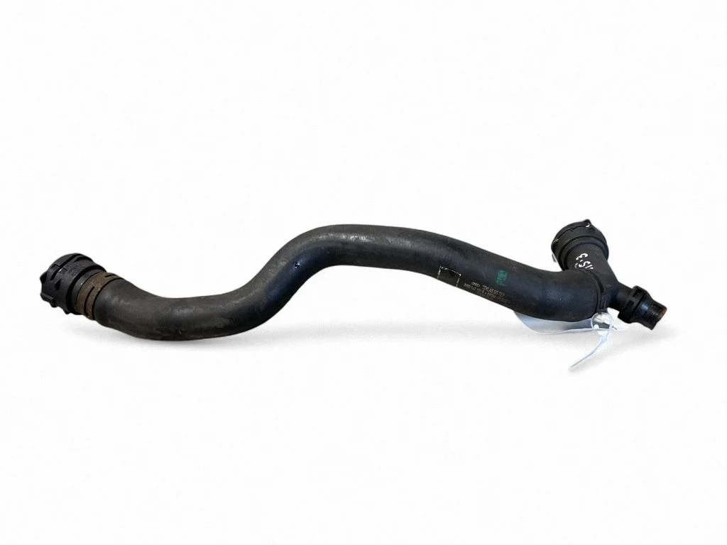 Mootori jahutusvedeliku toru / voolik 8W0122101B