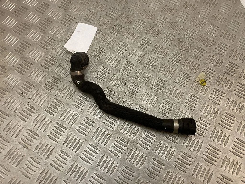 Engine coolant pipe/hose – Mercedes-Benz C-Class W205 (2014-2021)