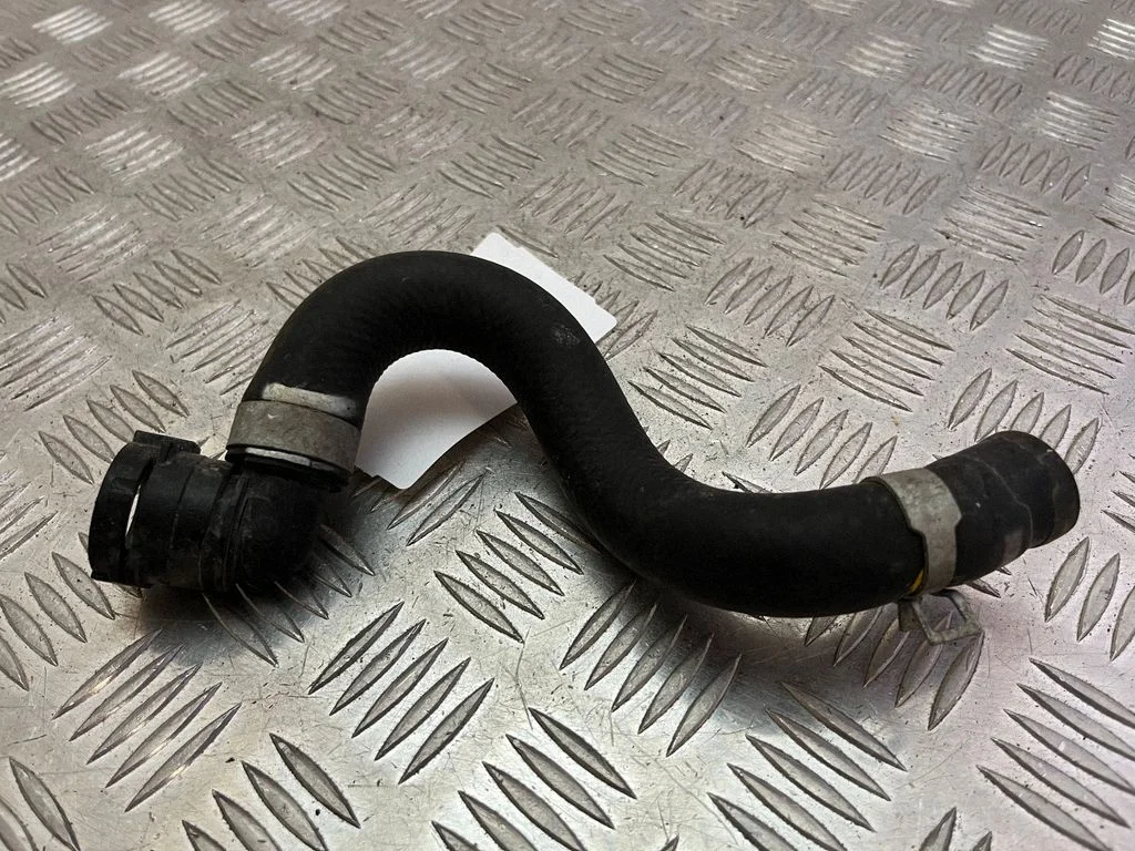Mootori jahutusvedeliku toru / voolik
