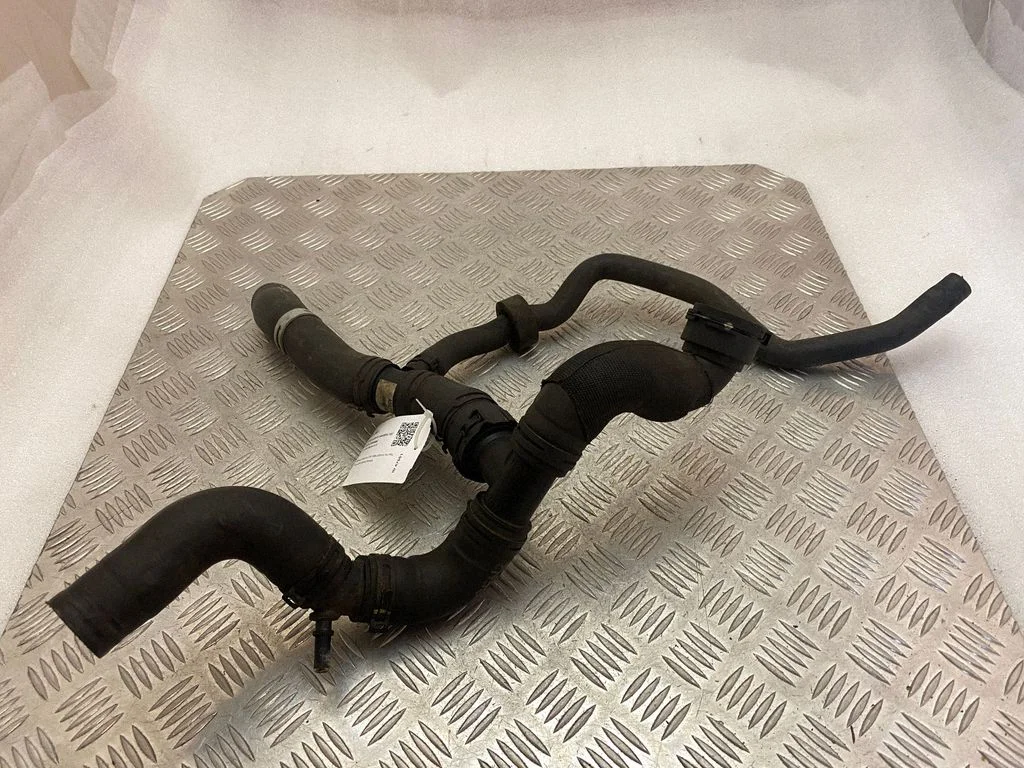 Engine coolant pipe/hose FPLA8260CB