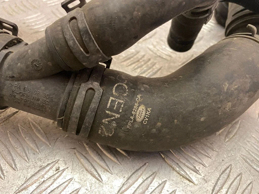 Engine coolant pipe/hose FPLA8286CA