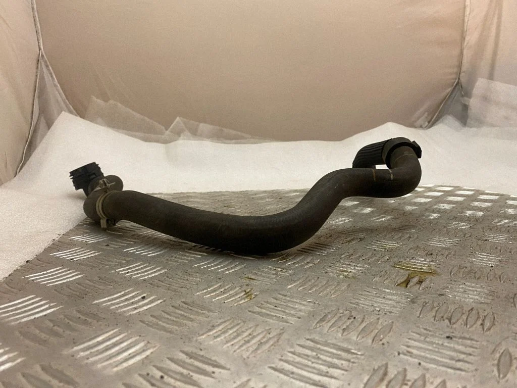 Motora dzesēšanas caurule (-es)/šļūtene (-es)