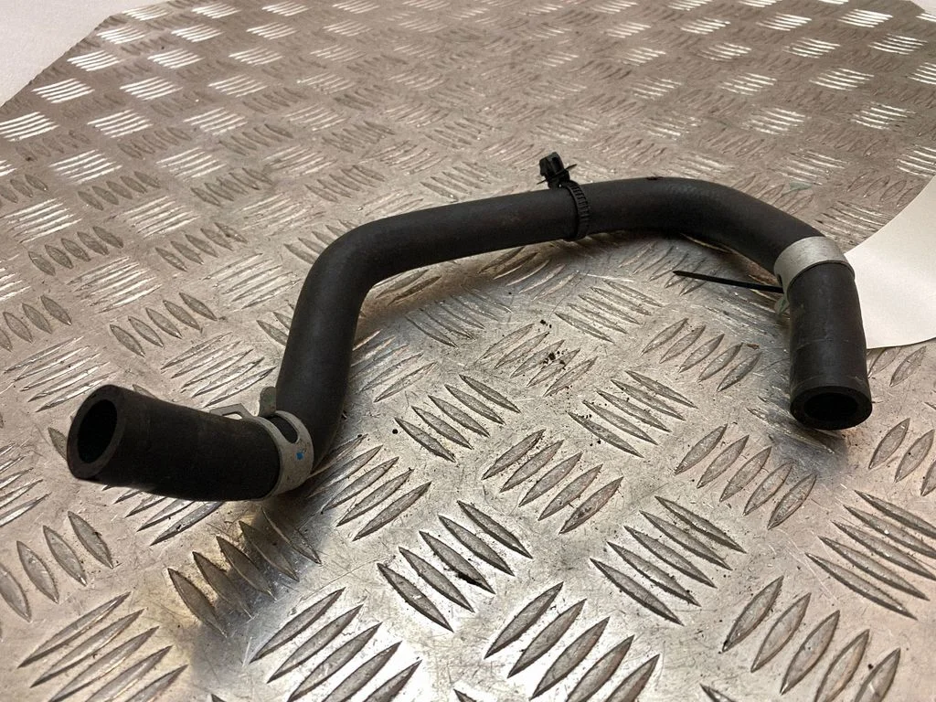 Engine coolant pipe/hose 200311