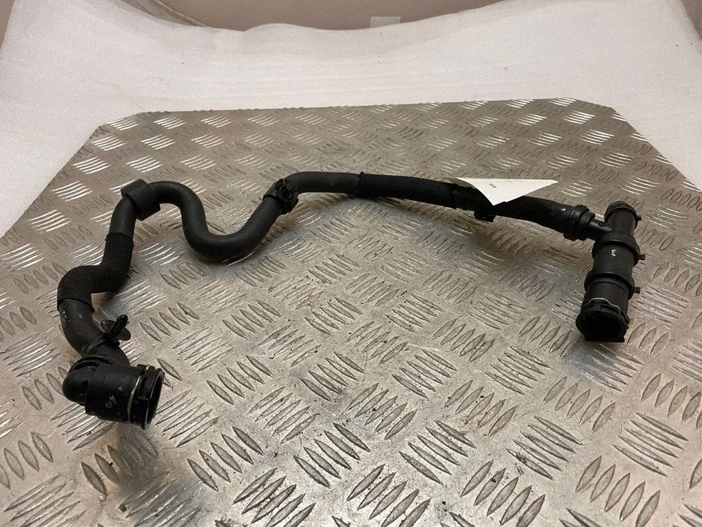 Engine coolant pipe/hose