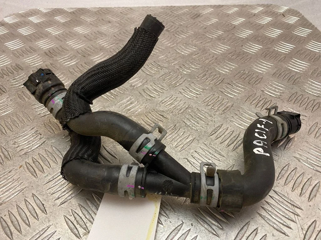 Engine coolant pipe/hose