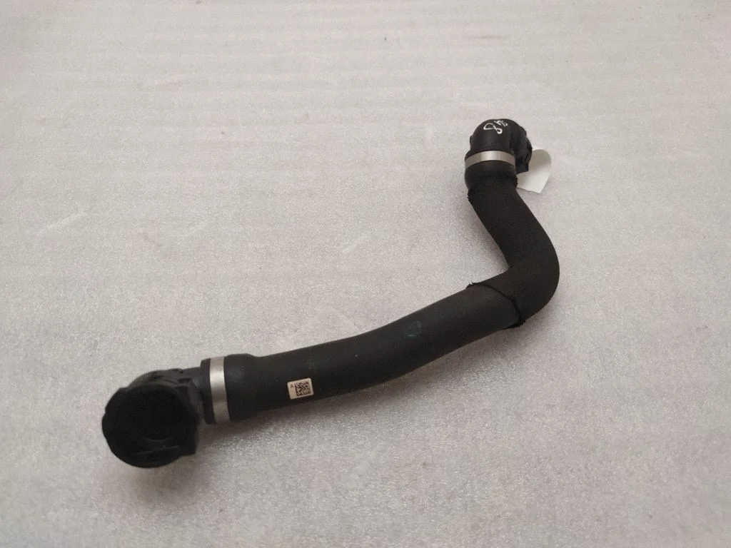 Engine coolant pipe/hose 8658480