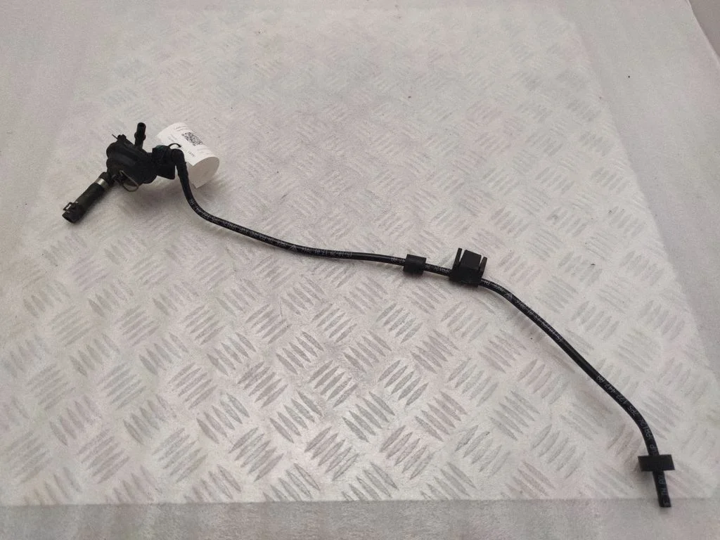 Engine coolant pipe/hose 7P5121671