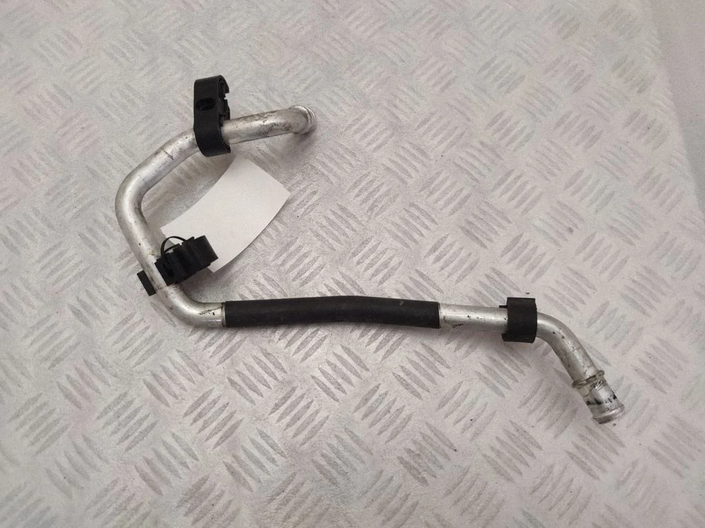 Engine coolant pipe/hose 7P0819858B
