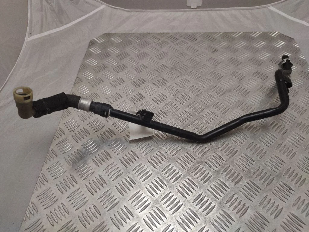Mootori jahutusvedeliku toru / voolik FR3318K582AC