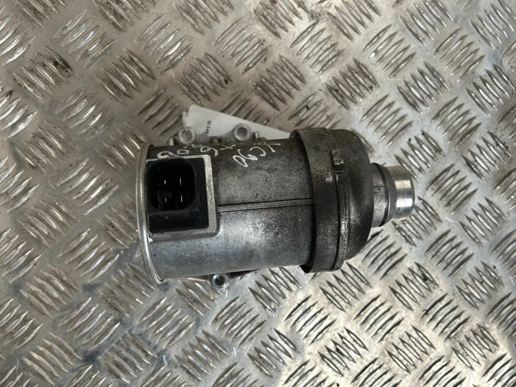 Water pump 31368715