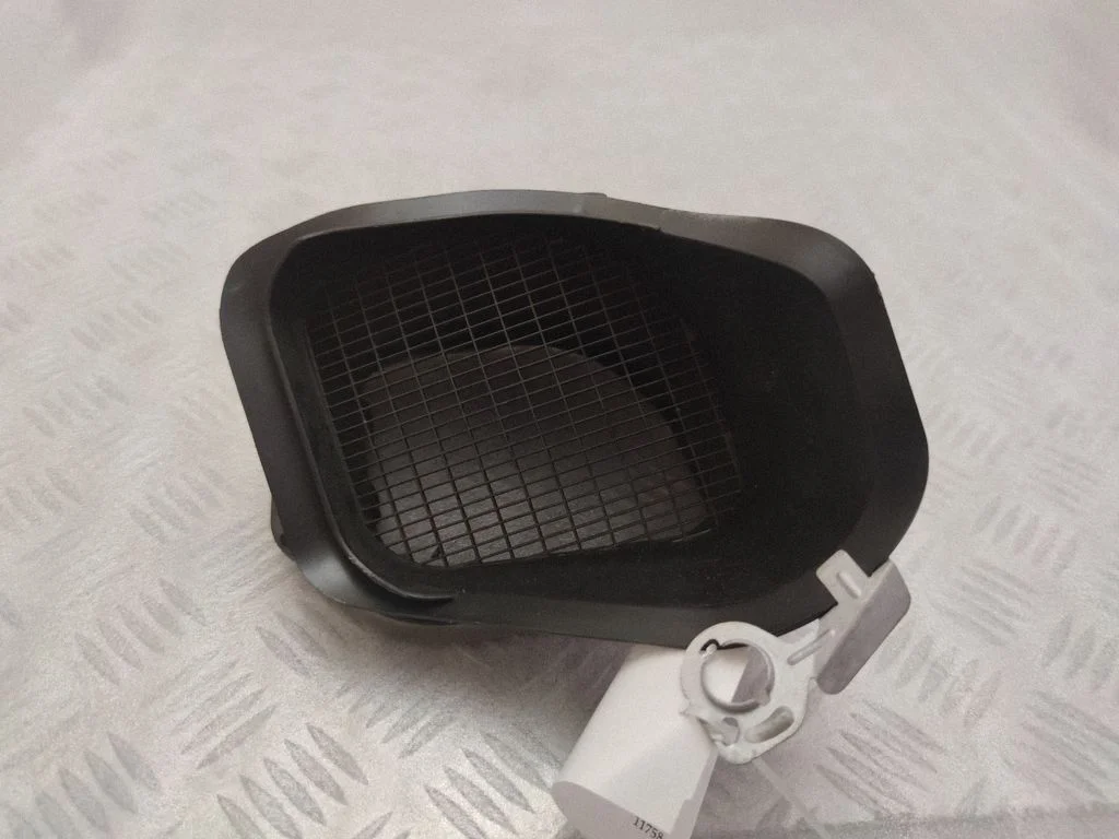 Cabin air duct channel 7P0819155B