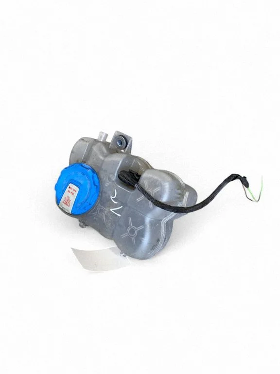 Coolant expansion tank/reservoir 95B121407B