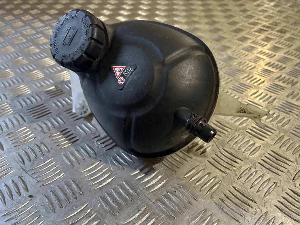 Coolant expansion tank/reservoir A2055000049