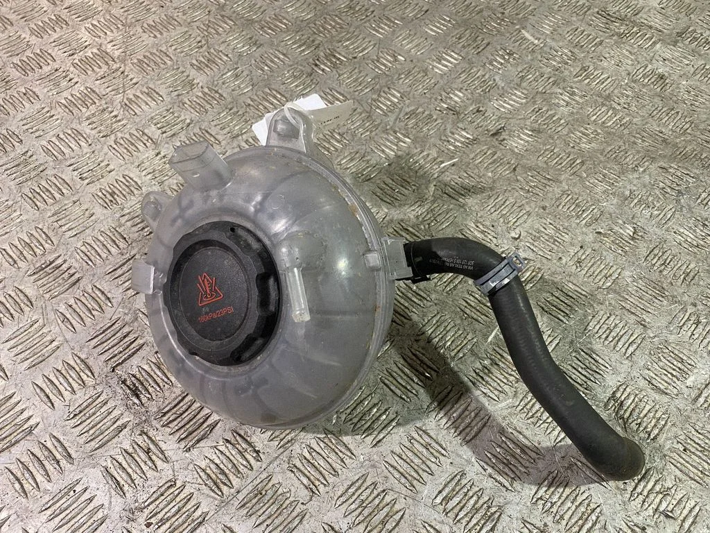 Coolant expansion tank/reservoir 5QM121407E