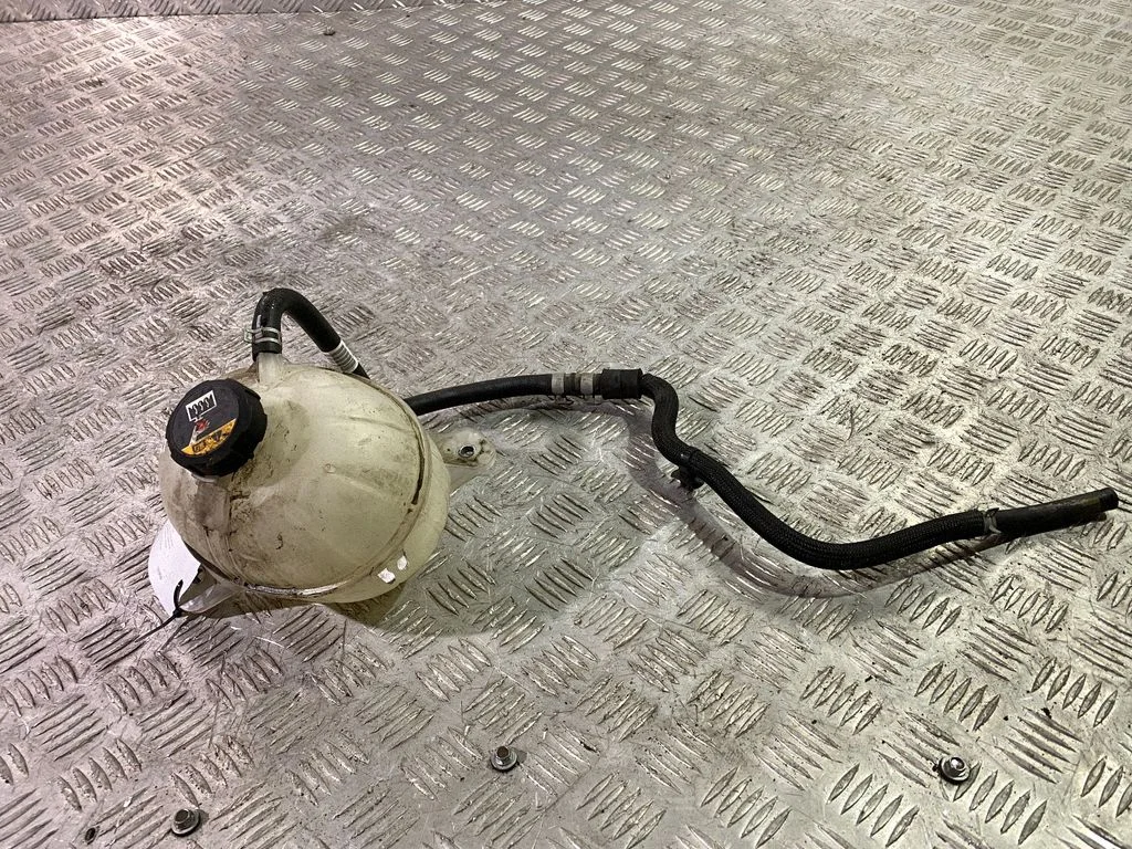 Coolant expansion tank/reservoir
