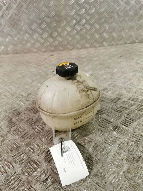 Coolant expansion tank/reservoir