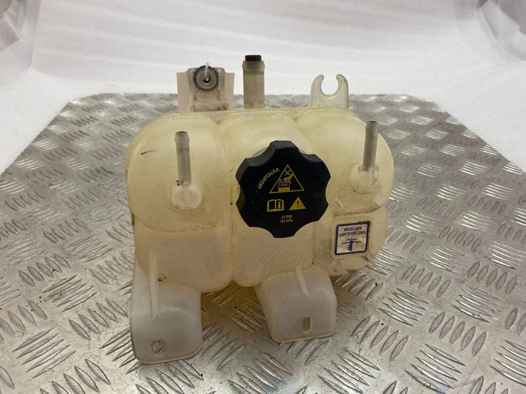 Coolant expansion tank/reservoir 68217323AA