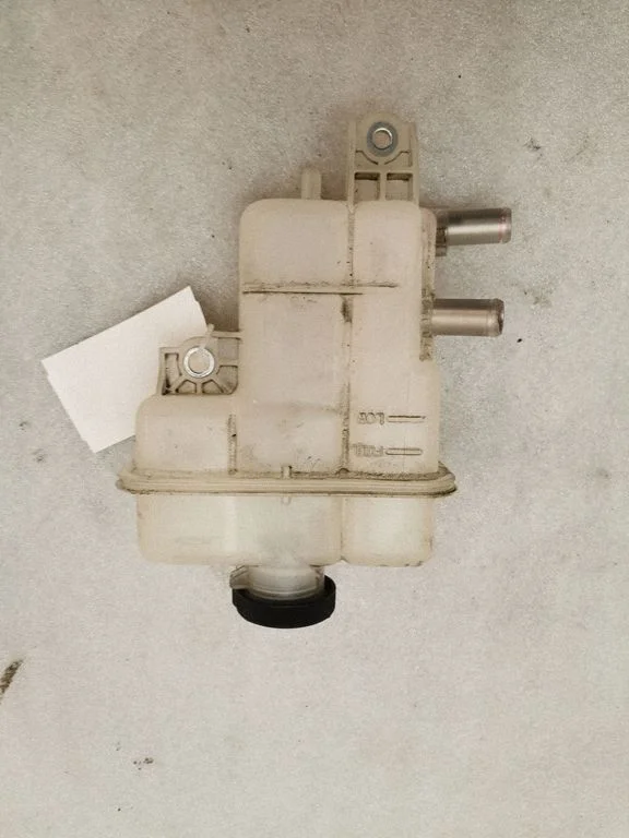 Coolant expansion tank/reservoir