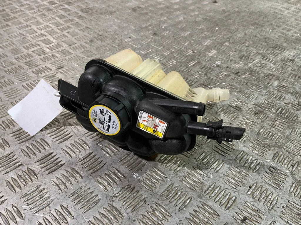 Jahutusvedeliku paisupaak YC158B099AA